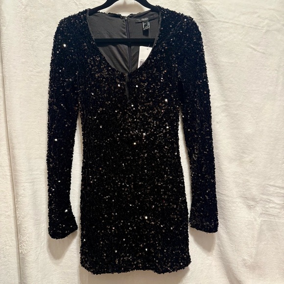 Forever 21 Dresses & Skirts - Forever 21 Black Sequin Long Sleeve Dress NWT